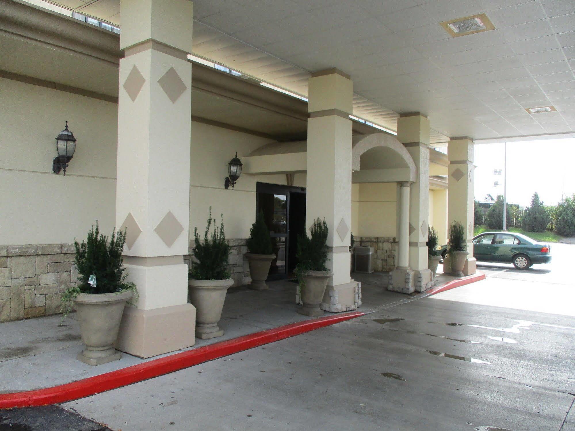 Best Host Inn Plaza カンザスシティ エクステリア 写真