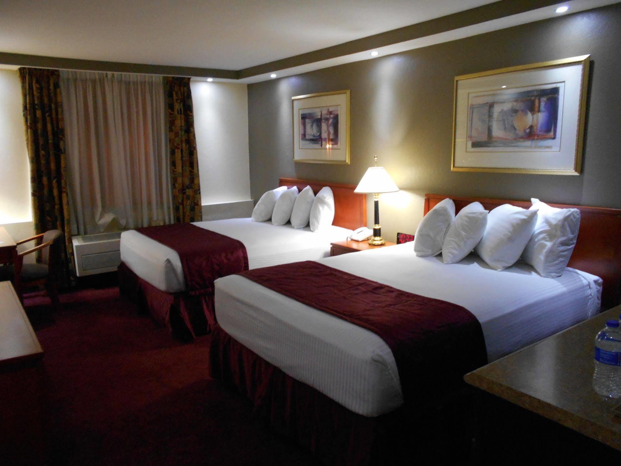 Best Host Inn Plaza カンザスシティ エクステリア 写真
