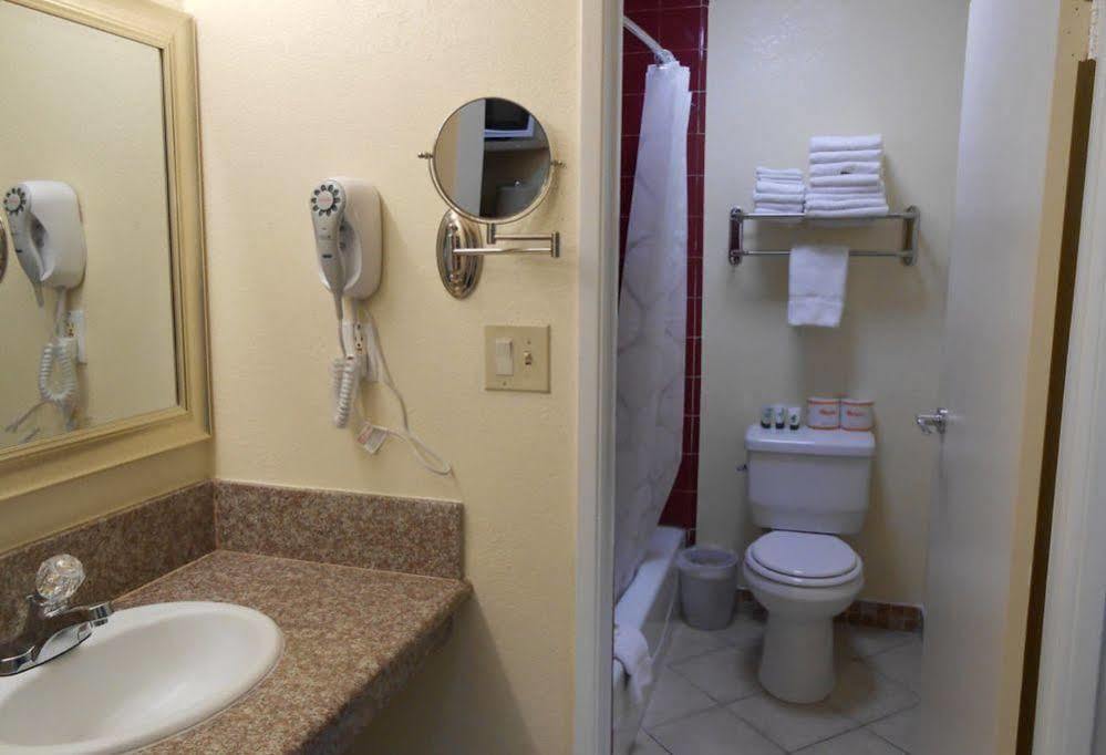 Best Host Inn Plaza カンザスシティ エクステリア 写真