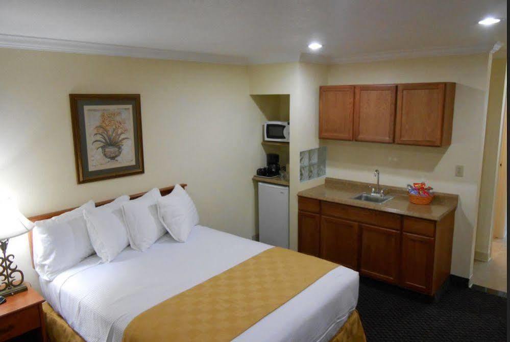 Best Host Inn Plaza カンザスシティ エクステリア 写真